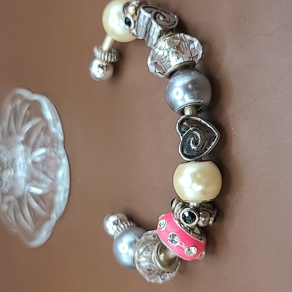 Cuff bracelet with charms - Picture 1 of 7